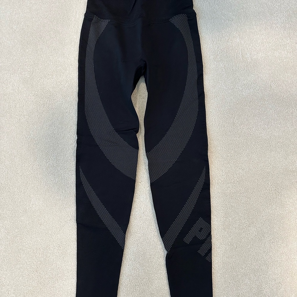 PINK Victoria's Secret Black Leggings Dynamic Design